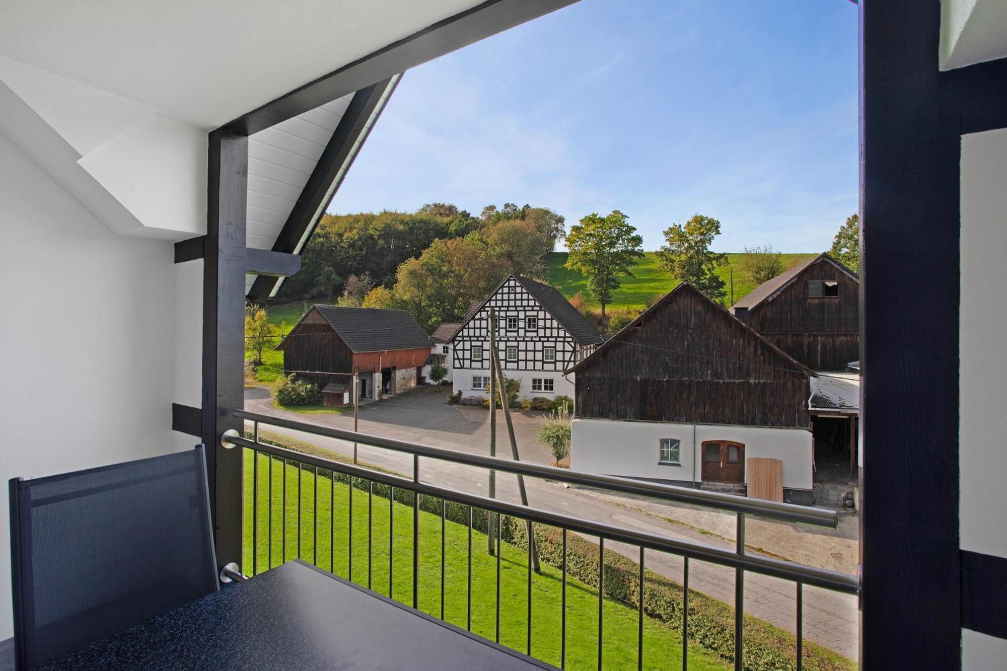 Ferienwohnungen Uebern Hof Schmallenberg Exterior foto